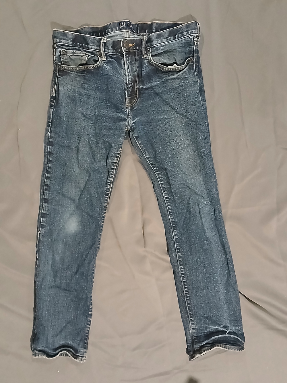 GAP Men’s Slim Straight Jeans in Washed Blue